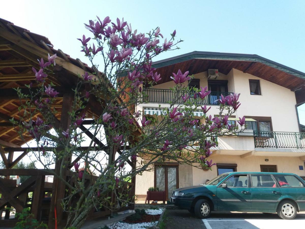 Apartments Strmac สลูน ภายนอก รูปภาพ